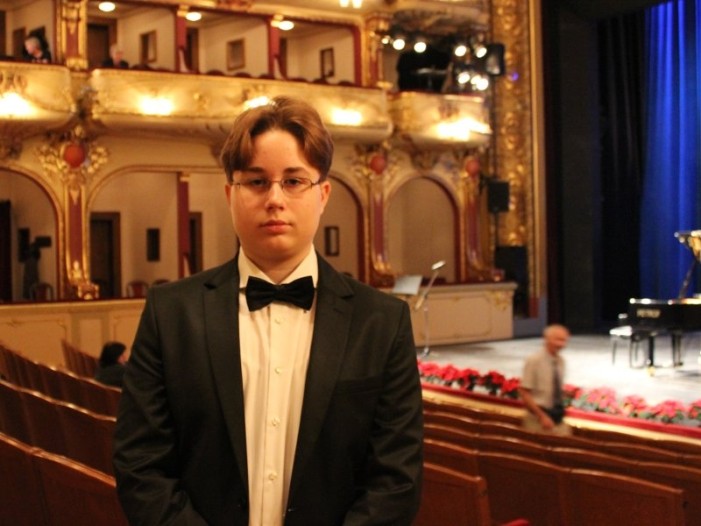 Vladimir Aćimović osvojio prvu nagradu na međunarodnom pijanističkom takmičenju u Češkoj